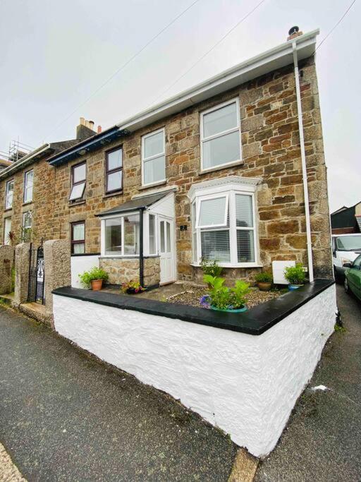 Appartamento Beautiful 2 Bed End Terrace Victorian Town House Redruth Esterno foto